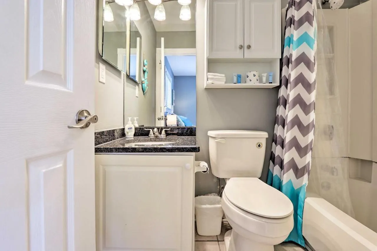 Apartment Hilton Head Condo Pool Deck Access, Walk To Beach Hilton Head Island